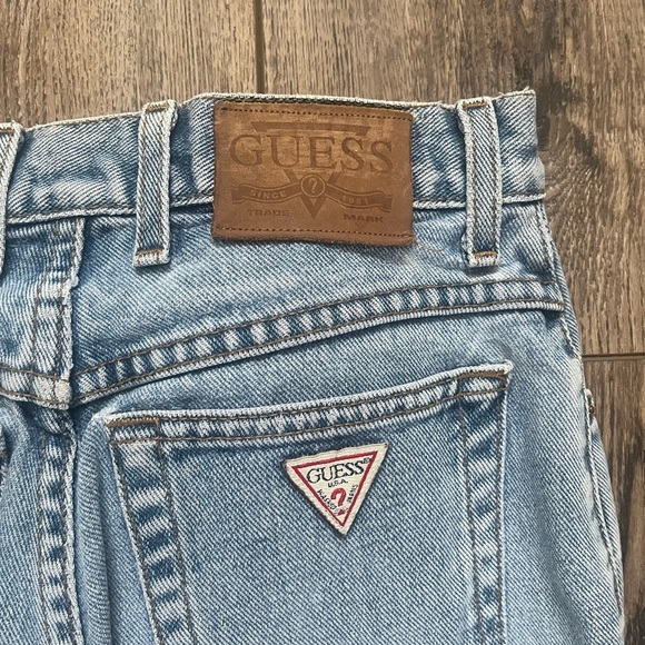 Vintage 1990s Guess Light-wash Jeans size 28 - Picture 2 of 8